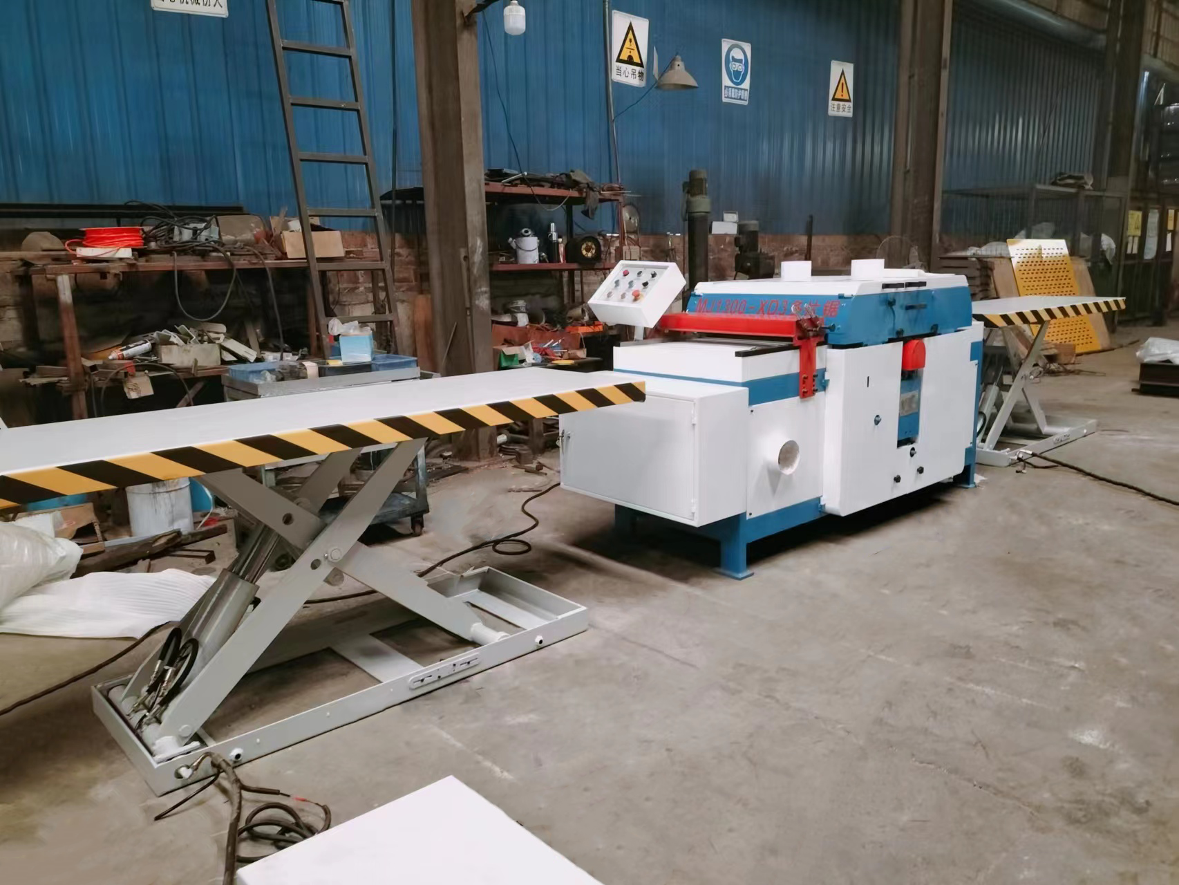Improving woodworking efficiency, semi-automatic multi-blade saw production line leads the industry's new standard! —— Shangrui Machinery